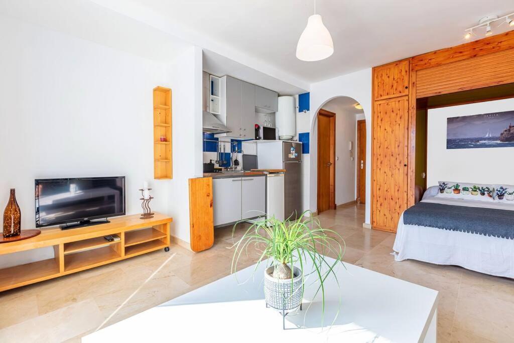 Apartamento En La Calle Principal Con Solarium. Tarifa Kültér fotó